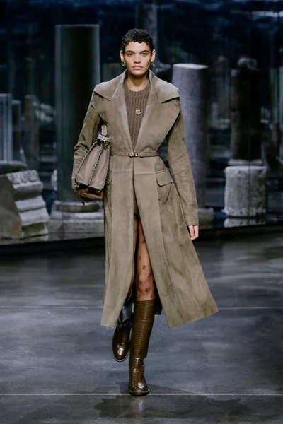 Look 34